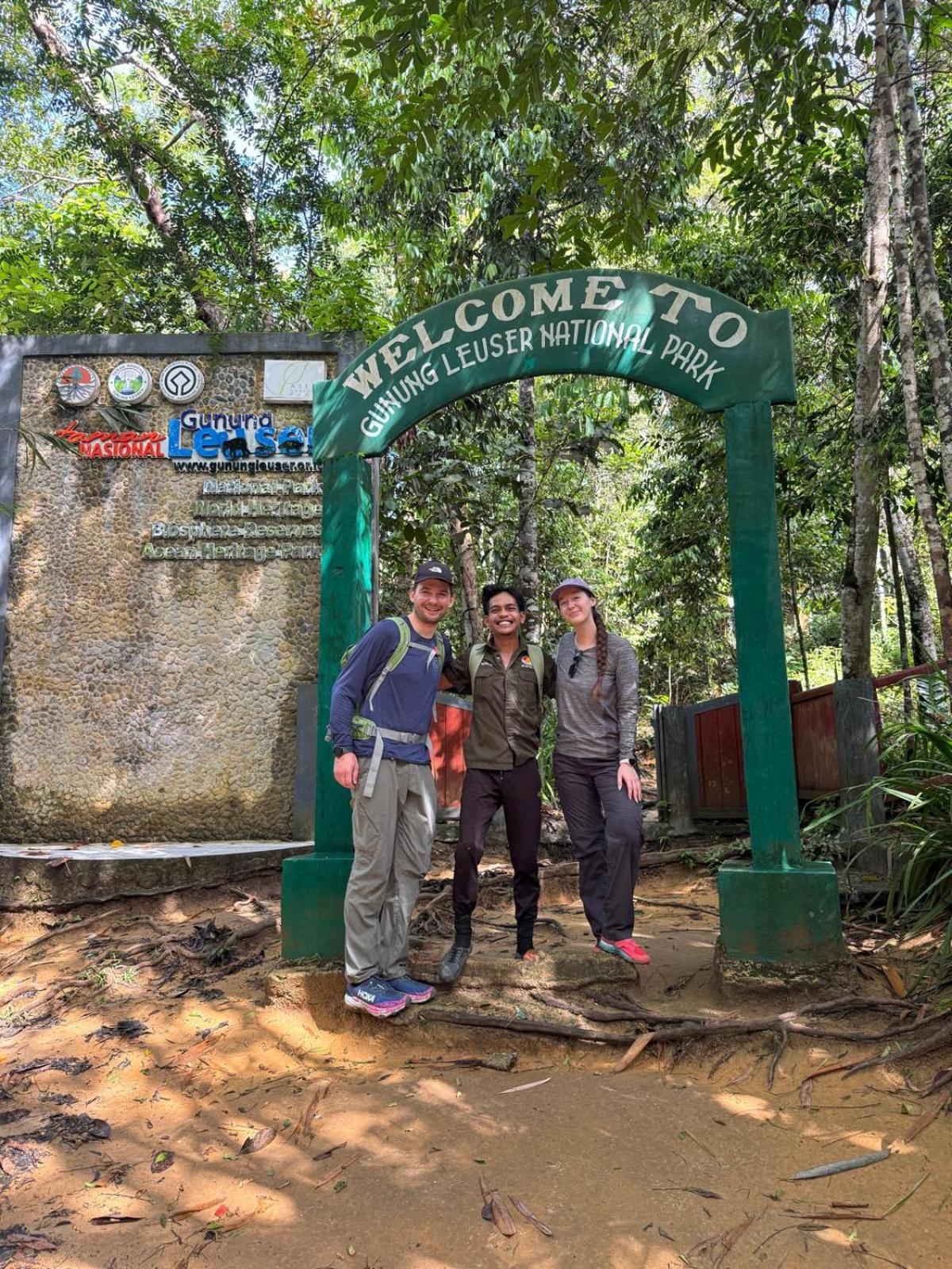 Eco Trekking Lodge, Bar & Jungle Tour'S Bukit Lawang Eksteriør billede